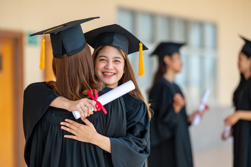 Studenten erwerben einen akademischen Titel