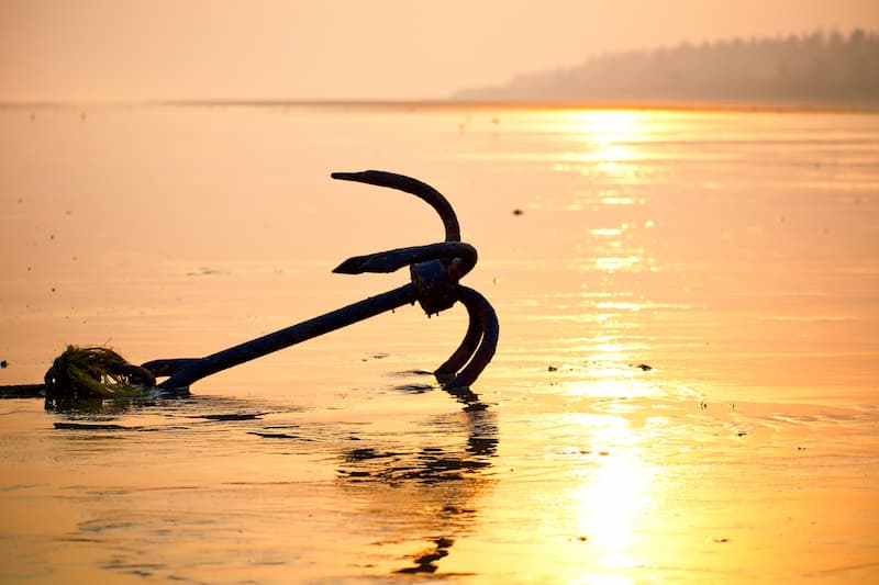 Ein Anker am Strand, was ist der Ankereffekt?