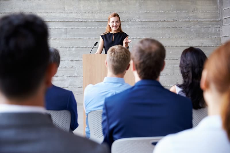 Eine Abteilungsleiterin verspricht einen Bonus, was ist die extrinsische Motivation?